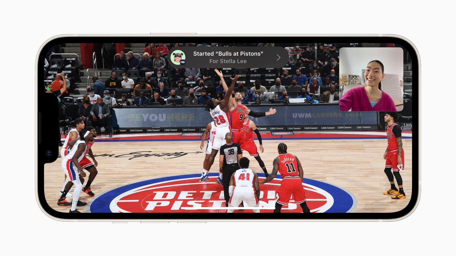 Image of SharePlay featuring a basketball game with the Picture in Picture FaceTime video in the upper righthand corner